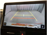 バックガイドモニターで、後方を確認しながら安心して駐車することができます。運転初心者も熟練者も必須の機能ですよ!