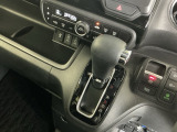 発進時から滑らかに加速する無段階変速のCVTはストップ&ゴーの多い街の中も快適です