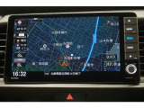 純正9インチプレミアムインターナビ(VXU-205FTi)&バックカメラが装備されているので、普段の使い勝手もロングドライブも快適です。