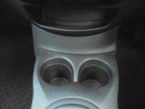 センターにドリンクホルダーがあり便利です