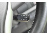 アクセルから足を離しても設定速度で走り続けてくれます。高速道路での長距離移動が楽になりますよ♪