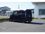 大口なトランクルームです。幅広で荷物の出し入れが簡単になります!
