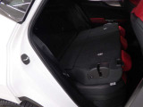 当店では専任のメカニックが大切なお客様のお車を一台一台丁寧に整備いたします。自社認証工場にてリフトアップし下回りまでキッチリ検査いたします。