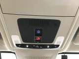天井には緊急通報ボタンが装備されています。