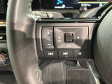 ステアリングにオーディオ操作スイッチが付いています。オーディオ画面に直接タッチしなくても操作が出来ますので、運転に集中できます。