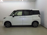 両側パワースライドドア付きだから、狭い駐車スペースなどでの 乗り降りラクラク!小さなお子さまのいるご家庭には嬉しい装備。