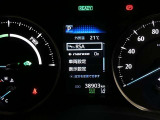 《ロードサインアシスト(RSA)》カメラで道路標識を認識。マルチインフォメーションディスプレイに表示します。標識の見逃し防止をサポートしてくれます!