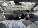 全シートに新車時のシートカバーがかかっています。
