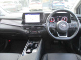 是非、運転席に座ってみて下さい。