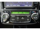 ★エアコンはオートタイプが装着済みです!オートモードにしておけば、車内温度を設定するだけで風の料や吹き出し口の切り替えを機械が行ってくれます!一年中快適な環境を作れますよ♪