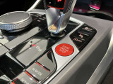 【プッシュスタート】プッシュスタートの最大のメリットは「防犯対策」です。スマートキーと車のIDが合致しないとエンジンは始動させることができません。