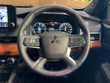 【純正革巻きステアリング】上質な革を使用することで、手にしっかり馴染みとても運転しやすいハンドルです♪