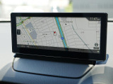 マツダコネクトの8.8インチワイドセンターディスプレイです。『Android Auto』『Apple CarPlay』や独自のコネクテッドサービスに対応したインターフェイスシステムです。