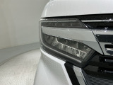 LEDヘッドライトは、点灯の瞬間から最大光量を発揮し、突然暗くなるトンネルなどでの安定感を高めます。