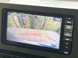 【バックカメラ】駐車時に後方がリアルタイム映像で確認できます。大型商業施設や立体駐車場での駐車時や、夜間のバック時に大活躍!運転スキルに関わらず、今や必須となった装備のひとつです!