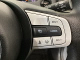 【アダプティブ・クルーズ・コントロール】予め設定した車速内でクルマが自動的に加減速。 前走車との適切な車間距離を維持しながら追従走行し、高速道路でのドライバーの疲労を軽減してくれる嬉しい機能付♪
