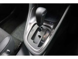 従来のATに比べ変速ショックの少ないCVT。シフトの操作はAT車と同じです。