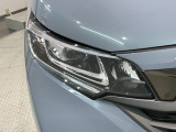 LEDヘッドライトは、点灯の瞬間から最大光量を発揮し、突然暗くなるトンネルなどでの安定感を高めます。