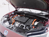 エンジンルーム・2.0L 直噴エンジン&2モーターハイブリッドシステム