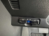 高速の出入りを楽にできるETC車載器付きです。