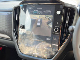 【マルチテレインモニター】車のフロントやサイドのカメラ画像を同時にモニター表示することで、悪路や狭い道を走行時でも周囲の状況確認ができ安心!本格SUVにうれしい装備です♪