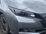 LEDヘッドランプは、白く明るいのが特徴です。