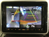 パノラミックビューモニター付きです。車両を上から見たような映像をディスプレイオーディオ画面に表示。運転席からの目視だけでは見にくい、車両周辺の状況をリアルタイムでしっかり確認できます。