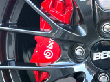 【ブレンボ製キャリパー】ハイパワー車両には強力なブレーキが必須!世界のスーパーカーにも採用されるイタリアの高級メーカー「ブレンボ」を装着!色鮮やかなキャリパーがスポーティな印象を引き立てます♪