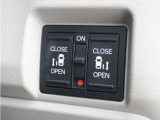 ◆両側電動スライドドア◆狭い駐車場でも乗り降りが楽々♪お子様が隣の車にドアを当ててしまう心配もございません!小さなお子様連れの方もこれで安心。