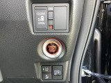 こちらの車両は左側に電動スライドドアを装備(*^_^*)乗り降りの際や荷物を持っているときに大変重宝しますよ(*^_^*)
