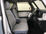 見通しのよいすっきりとした視界で、誰でも運転しやすいです。運転のしやすさは疲れにくさにも繋がりますよ♪