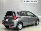 エンジンで発電して、モーターだけで走るe-POWER搭載のノートです。力強い加速性能、静かさ、燃費、さらに室内空間の広さなど、コンパクトカーとして優れた性能を誇る日産ノートe-POWER