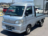 斜めからのフロントビュー。
