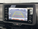 後方モニター表示でバック時の障害物もしっかり見えます!