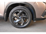 純正18インチアルミホイル/タイヤサイズは225/55R18です