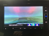 【バックカメラ】運転が苦手な方も車庫入れラクラクです!ギアをリバースに入れれば自動的に切り換わりますので、面倒な操作は不要です♪狭い駐車場もお車を傷つけず安心ですね!