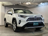 人気SUV RAV4 ハイブリッドが入荷しました!お問合せをお待ちしております。
