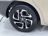 タイヤサイズは185/65R15!純正アルミホイール!残り溝は4ミリ程度です!