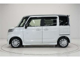HV車です。ガソリン車より燃費もよく静かで滑らかな走りです。