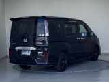 バックカメラが付いているのでバックでの車庫入れも安心です。