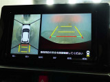 パノラミックビューモニターを装備。車を上から見たような映像が確認できますよ