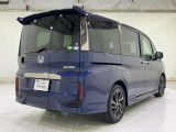 3列目を下部へ収納すればこんなに広々スペースの出来上がり。自転車などの大物も積み込み可能です。