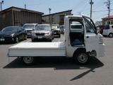 すべての車に外装のコーティングと各種ルームクリーニングを施工いたします!外装も内装も愛車はいつもピカピカキレイが気持ちいいですね♪