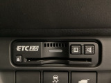 ハンドルの左下にETC2.0がついています。高速道路の料金所の通過も楽々です。 カードの取り出しもしやすい場所についています。