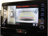 パノラミックビューモニター付きです。車両を上から見たような映像をディスプレイオーディオ画面に表示。運転席からの目視だけでは見にくい、車両周辺の状況をリアルタイムでしっかり確認できます。