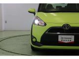 デザイン性の高いヘッドライトは暖色系で対向車にも優しい光のハロゲンです。ハロゲンはLEDと違い熱くなるので雪がライトに積もっても溶かしてくれます。