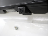 バックカメラが付いているので後方確認が非常にしやすいです。今や運転初心者も熟練者も必須装備!ついていて損はないですね♪