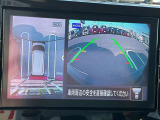 【アラウンドビューモニター】後方だけでなく前方左右の確認などにも使えます。
