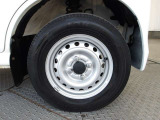 タイヤサイズは145/80R12です