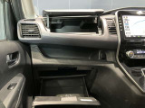収納スペースもたくさん有ります☆車検証や小物類などすっきり収納♪